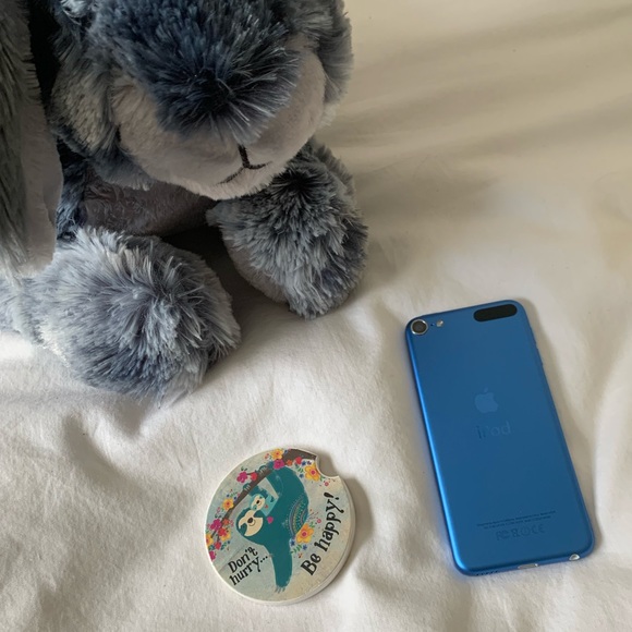 Apple Other - 💕SALE💕 iPod Touch 6th Gen. 32 GB blue